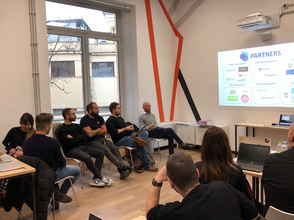 RocheItalia's tweet image. Chiusura Master #UXEssentials @TalentGardenit: gli studenti presentano i risultati del primo esperimento di #UXDesign nel settore #healthcare in Italia per migliorare la qualità di vita e l&apos;assistenza ai pazienti affetti da #melanoma.