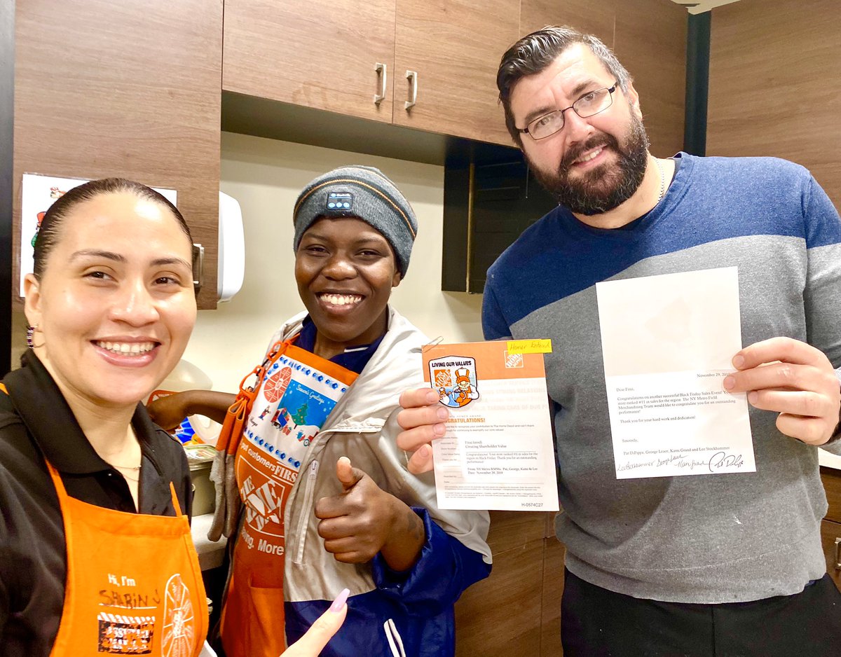 1kjohn's tweet photo. Black Friday 2019 we were 11th in out of 70 stores! WE ROCK! https://t.co/gJVdZs0qV6