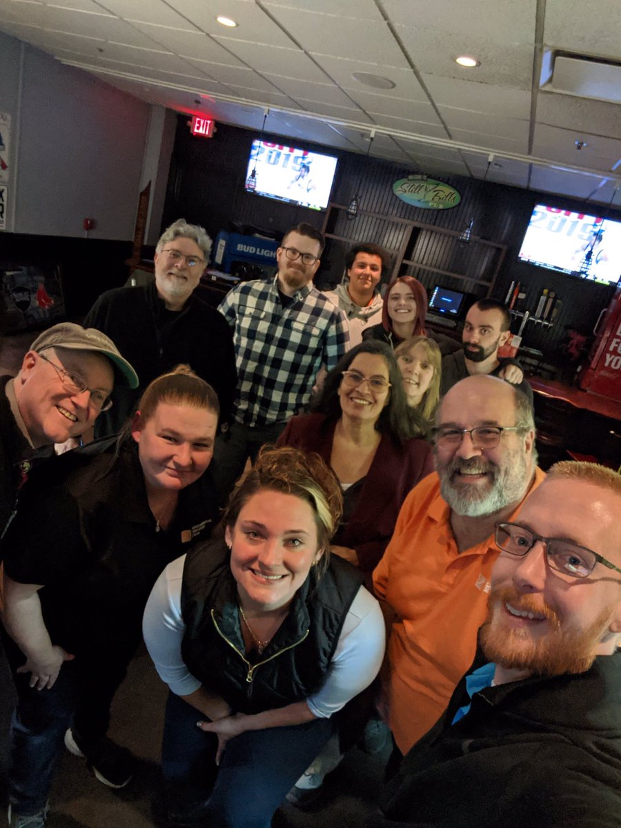 MET Holiday partnership ♥️ <a href="/Jessica30378935/">Jessica</a> <a href="/Darren1216/">Darren Donovan</a> <a href="/bougie_joe/">Joe Bougie</a> @EKuchachik <a href="/AWerner522/">Adam werner</a>