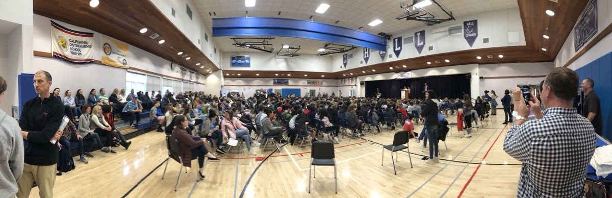 ERSF1963's tweet photo. ⁦@HallMiddle⁩ Excellence in Learning Assembly 12/13/19 https://t.co/Z9OGcWsk7v