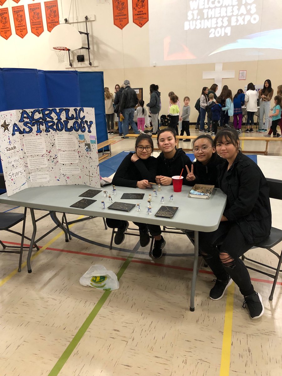 Sttheresa_rcsd's tweet photo. Business is booming at the first-ever Business Expo! Thanks to ⁦@EwertAmanda⁩, ⁦@MaeganGiroux⁩ and ⁦@RyanForrest7⁩ for organizing. @rcsd https://t.co/8UUtCVphcw