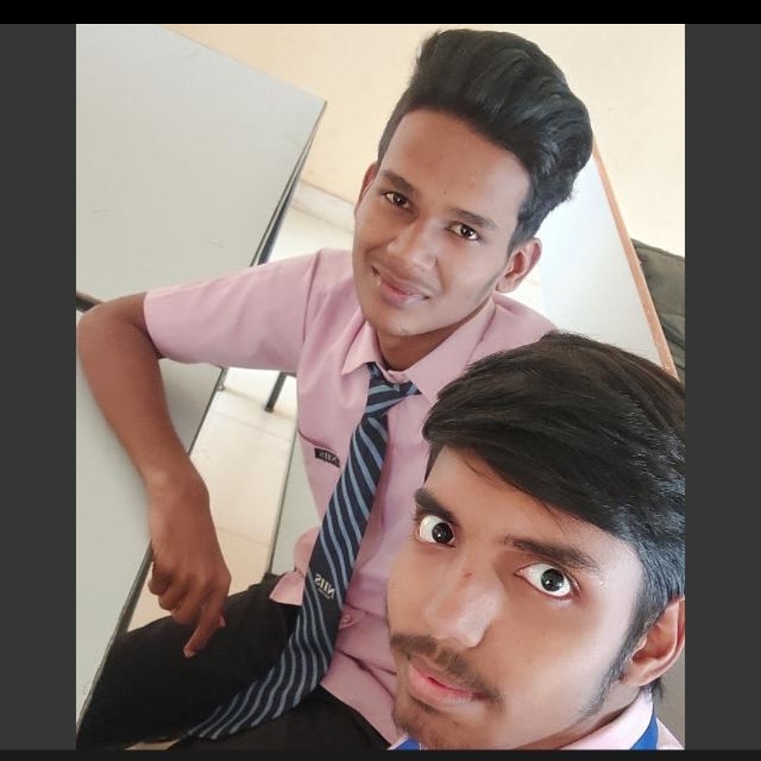 SubhaVintage's tweet photo. Best friend 
It's college time https://t.co/PctTHpn7Cf