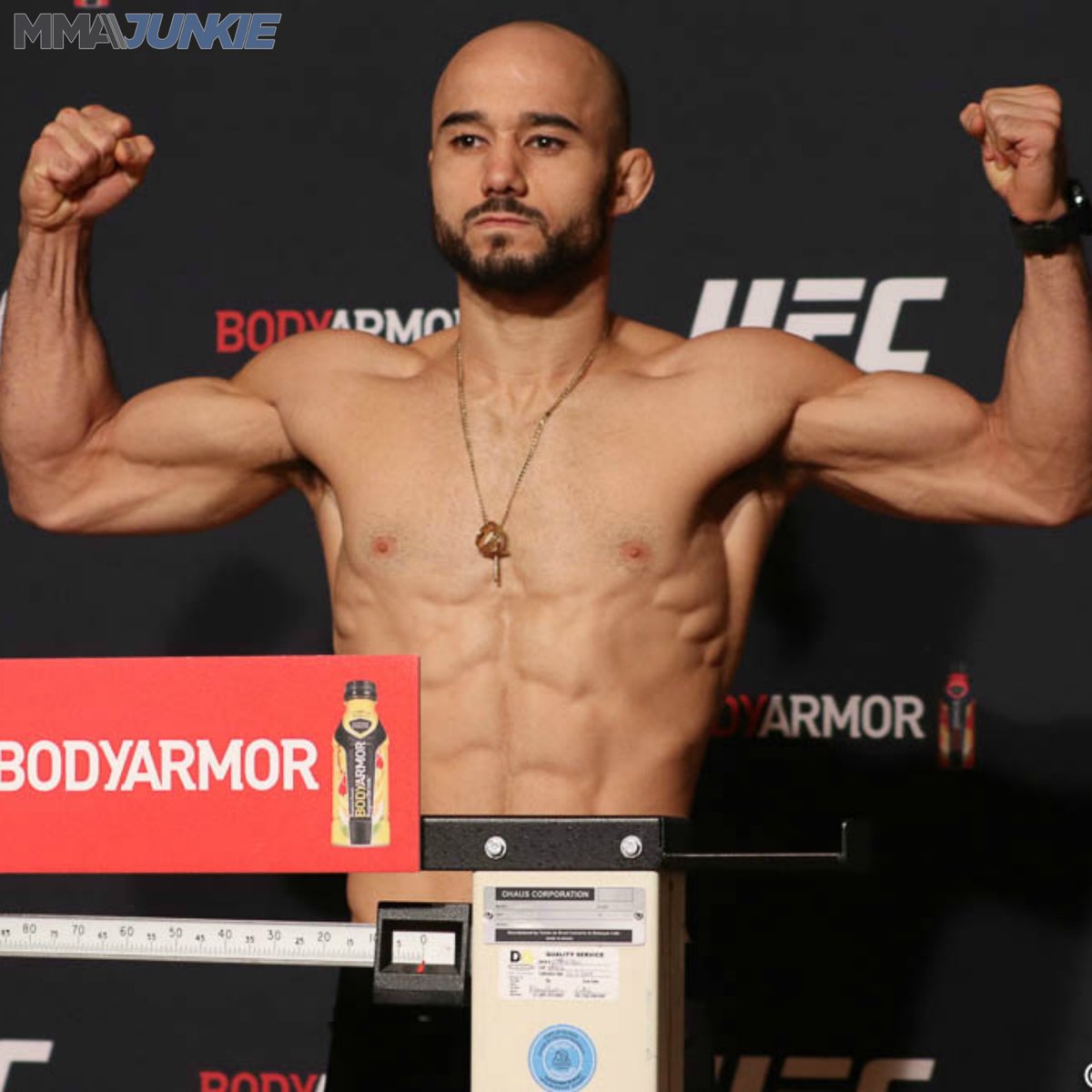 MMAJunkie's tweet photo. 136! @JoseAldoJunior hit the mark for his bantamweight debut vs. @MMARLONMORAES (135.5). #UFC245

Weigh-in results: https://t.co/nvk8qGwBvN https://t.co/129fM440iN