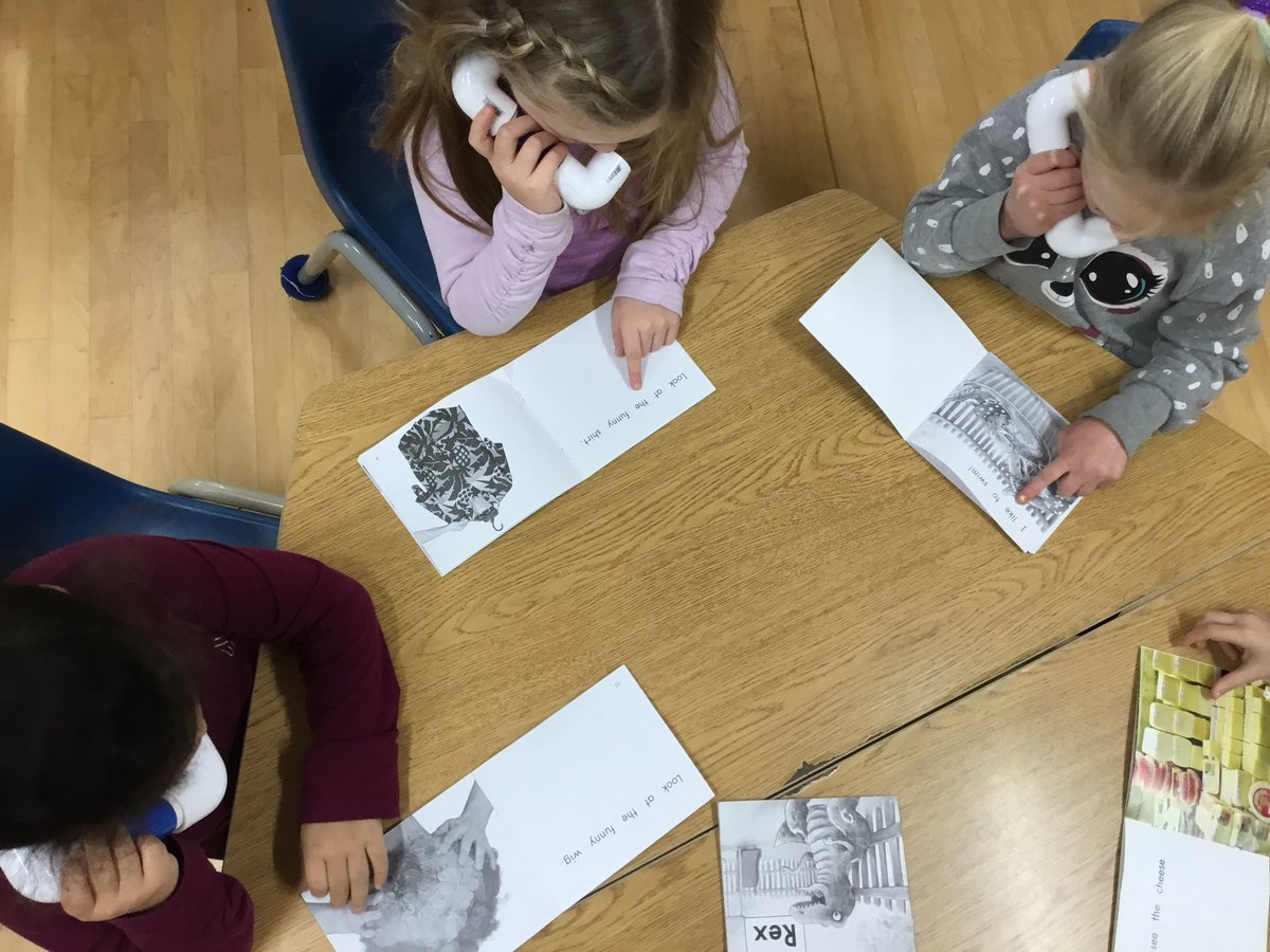MrsSPorterfield's tweet photo. Working on fluency in Kindergarten with our practice books and homemade whisper phones @GLA_HWDSB @RSHWDSB #hwdsbfluency https://t.co/NBR9DvHPSR