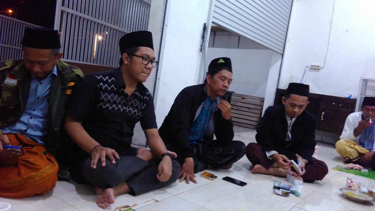 mas_nahwan's tweet photo. Prambon, Krembung, Buduran dan Gedangan. Para hokage siap meriahkan GOR Delta Sidoarjo malam ini...

#banserbersholawat

@GPAnsor_Satu
@W1_Ansor
@Official_Ansor 
@AlfaIsnaeni 
@faishol_latif 
@DodiMarkesot https://t.co/5c7RhT2Rpp