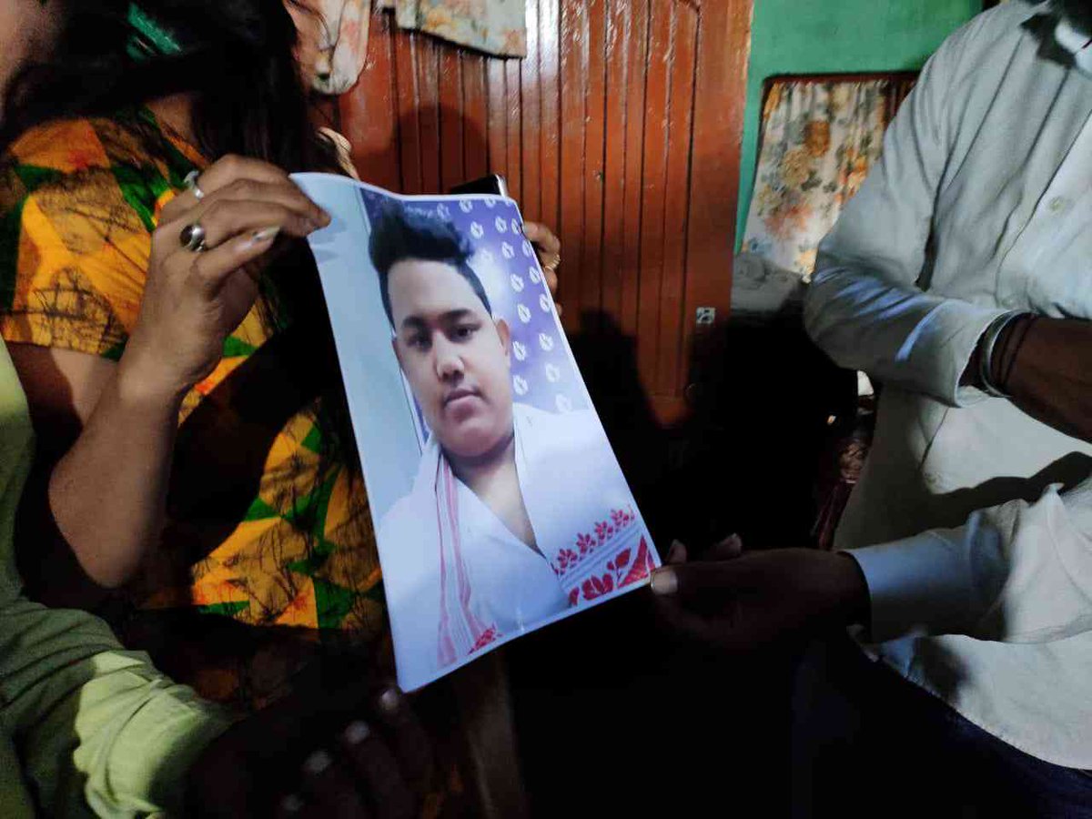 scroll_in's tweet image. ‘Police fired without warning’: As two Guwahati teenagers are killed, eyewitnesses recall the horror scroll.in/article/946772… 

The police claim they had exhausted all other measures to control the crowds protesting against the #CitizenshipAct, reports @psychia90. #CABProtests