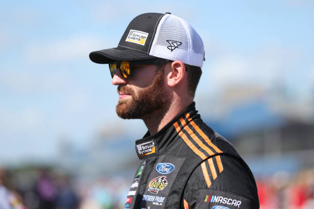 InThePitsNews's tweet photo. #NASCAR: @CoreyLaJoie staying with @GoFasRacing32 for 2020.
Details: https://t.co/1UooTRHa5y
#GoFASRacing | #Daytona500 https://t.co/T9pP2Gt9C3