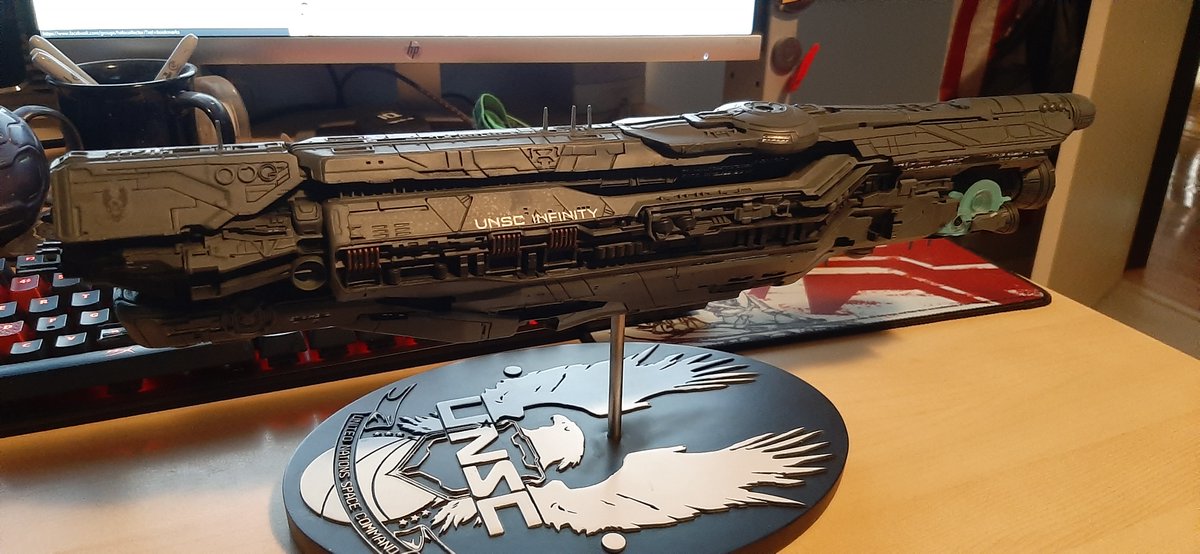 fungster117's tweet photo. After many long years of waiting I finally got the 18" Infinity!
@halo @DarkHorseDirect #UNSCInfinity #halo https://t.co/jI51nUwkOW