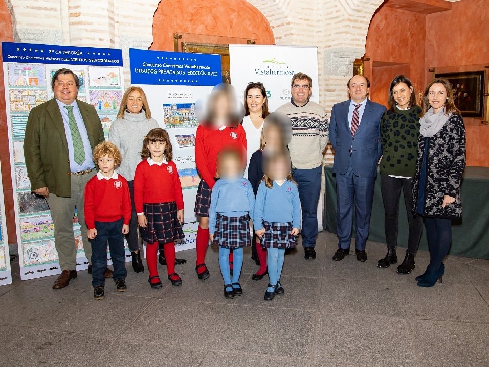 infantes_toledo's tweet photo. Como todos los años, participamos en el concurso de pintura navideño promovido por la empresa Vistahermosa. Nuestros alumnos han conseguido premio en las tres categorías, un segundo y dos primeros. Orgullosos. 💪👏🧒👧🏼
#SomosInfantes #navidadiscomming🎄 #CreandoFARP #Premios https://t.co/jkOMSybfBi