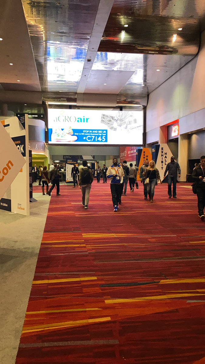 cannab2b's tweet photo. Day 3 here at #mjbizcon2019 https://t.co/naizJ2BhqP
