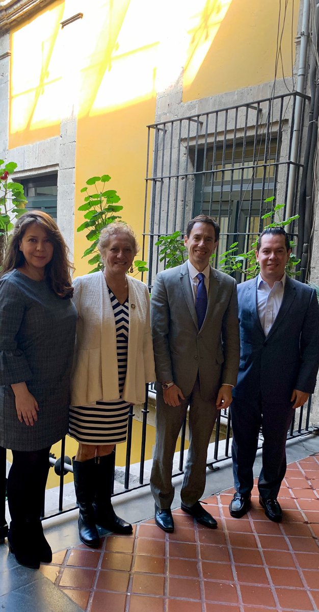 GlennHamer's tweet photo. .@destinoPHX @JoseAndres_GR &amp; myself had a great meeting w/Dr. Diana Alarcon González @GobCDMX discussing key issues — clean energy, mobility, gastronomy &amp; tourism. Mexico City is most populous city in N. America &amp; closest world capital to Phoenix. Desire to do more together. https://t.co/aEmA0vMOjH