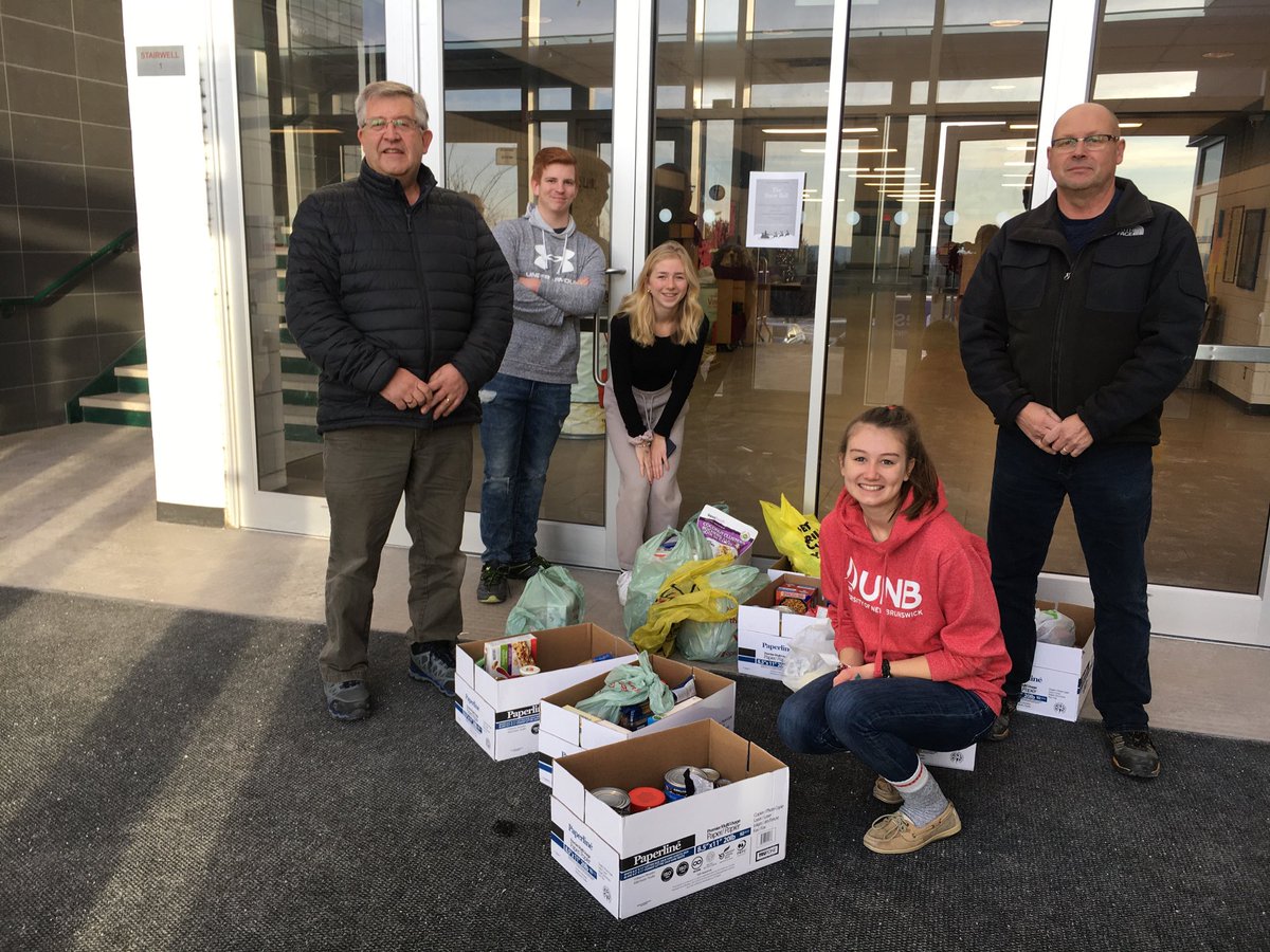 ⁦<a href="/HolyCrossPTBO/">Holy Cross CSS</a>⁩ Thank you to our students and staff for their generosity today for our Christmas food drive and financial collection for St.Vincent De Paul food bank. We donate 12 large boxes of food and over $600. for families in need. #WeAreHC #pvncserves