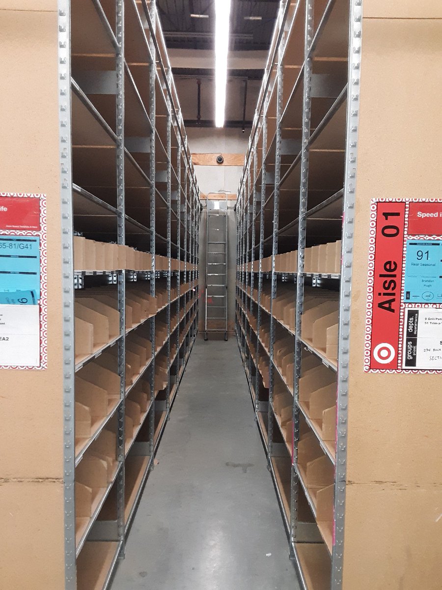 Seasonal all out of the back and ready to capitalize on the last week of sales! #CleanBackroom #HolidayDomination <a href="/StefHemenway/">Stefanie Hemenway</a> <a href="/heatherkesting/">HeatherKesting</a>