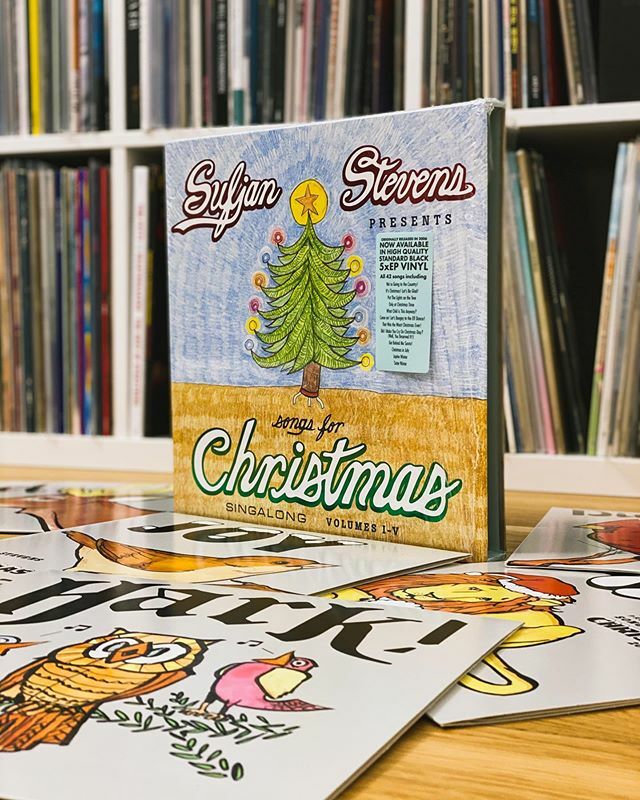 _TheVinylDaily_'s tweet photo. Sufjan Stevens: Songs For Christmas. Five EPs of lovely singalongs. Always great to listen to in the days bevore christmas.
-
-
-
-
#vinyl #vinylcollection #record #music #schallplatten #christmas #weihnachten #indie #pop #classic #vinylcollectionpost https://t.co/M7P40HHeFu https://t.co/KQp3GolQey