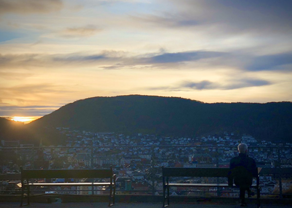 Winter in Bergen. 330pm sunsets can be lovely. <a href="/UiB/">Universitetet i Bergen</a>