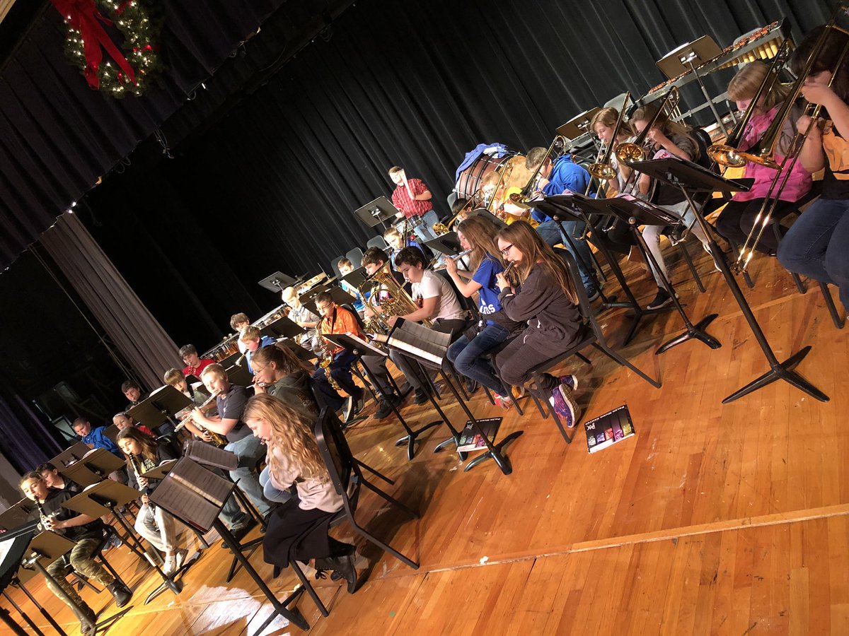 socallawaybands's tweet photo. Our two sections of 6th Grade Band got to play together for the 1st time today in preparation for our Concert next week.  This is always one of our favorite moments of the year and you could tell there was excitement in air about playing together.  #SCMSbands #MSHSChallenge https://t.co/o4BNLdvwOZ