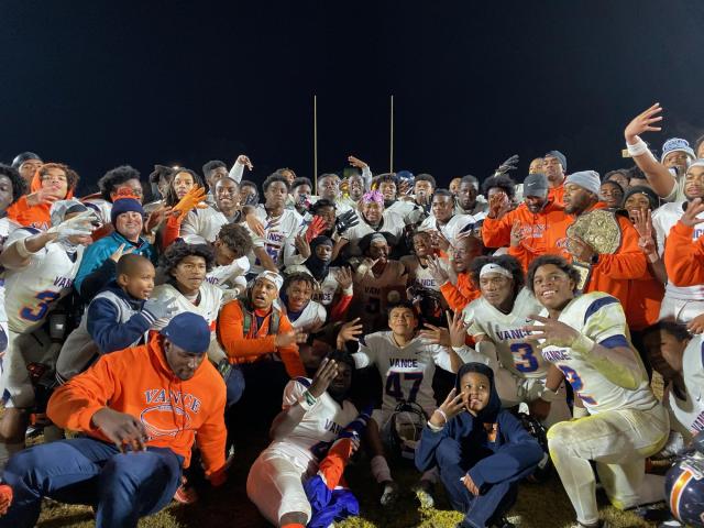 HighSchoolOT's tweet photo. NEW STORY: In first year under new coach Ferebee, Vance back in 4AA title game https://t.co/K6yWzyIXwd #HSOT https://t.co/aellpFUifR