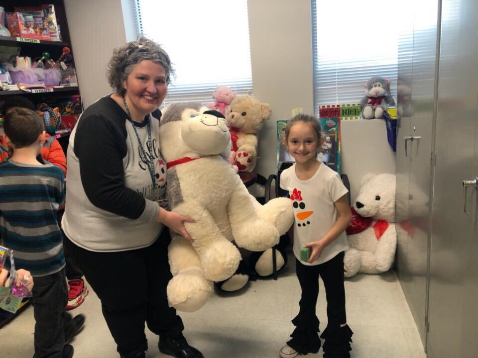 cparks201's tweet photo. Love this little lady..she saved up 100 tickets to buy this doggie at the Rocket Store! ⁦@cjmarczak⁩ ⁦@MarvinWrightEle⁩ ⁦@cparks201⁩ ⁦⁦@aterrillion03⁩ https://t.co/nR43F4EFhl
