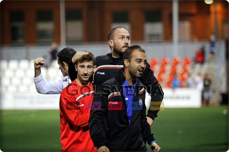 CarlosAntDaza's tweet photo. Este club cumple hoy 100 años, y quisiera felicitarlo dándole las gracias por confiar en mi durante casi 6 años y permitirme formar parte de la historia del @CDACEROOFICIAL
#AupaAcero #CDA100 #LeonesDelMediterraneo https://t.co/VFTO3jkkCX