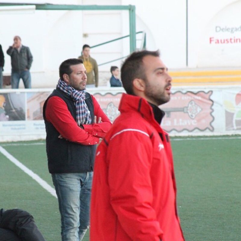 CarlosAntDaza's tweet photo. Este club cumple hoy 100 años, y quisiera felicitarlo dándole las gracias por confiar en mi durante casi 6 años y permitirme formar parte de la historia del @CDACEROOFICIAL
#AupaAcero #CDA100 #LeonesDelMediterraneo https://t.co/VFTO3jkkCX