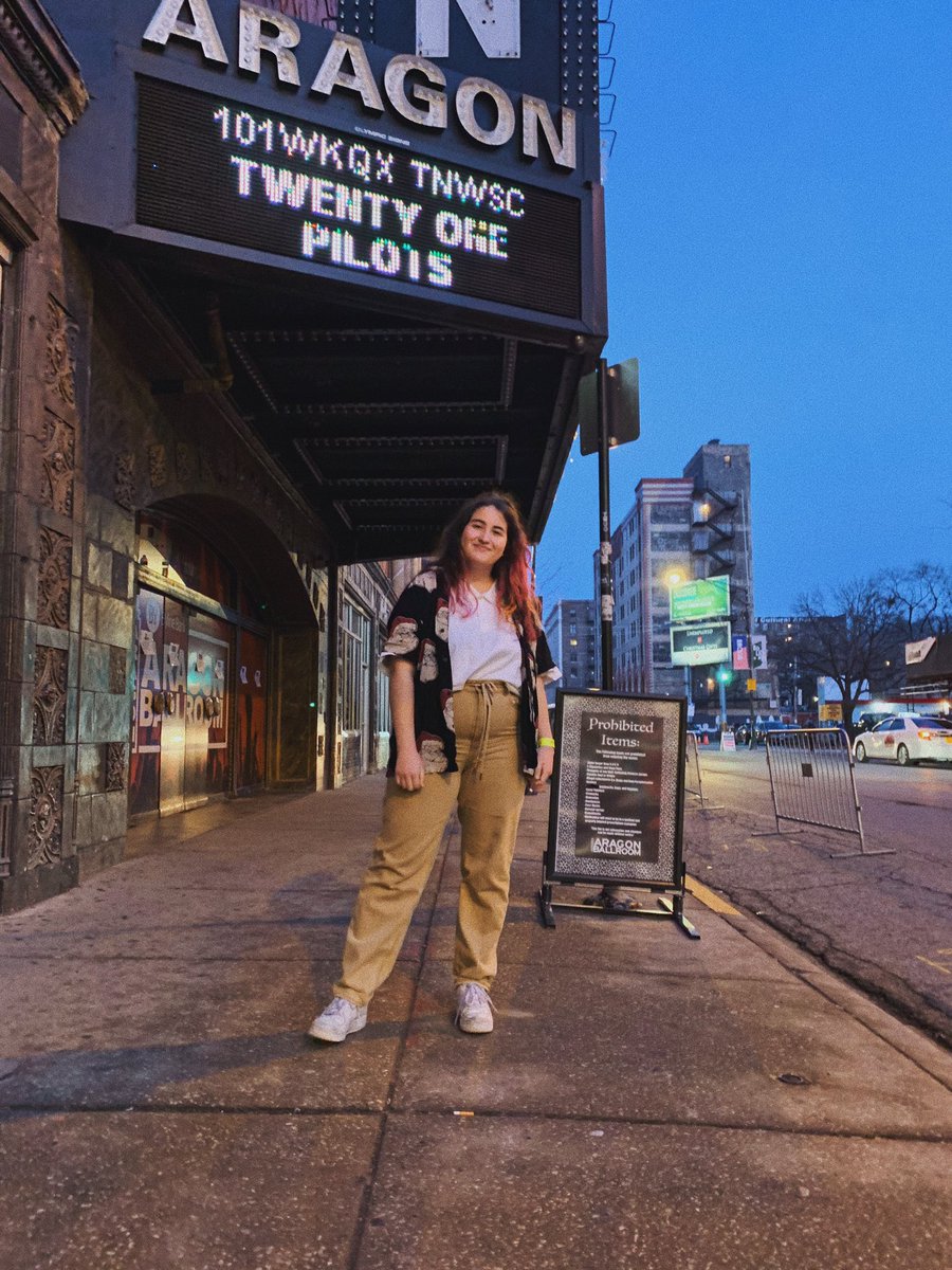 thank you <a href="/twentyonepilots/">twenty one pilots</a> for giving me another reason to travel to a random city and meetup with my favorite people from all around the world. here’s to the last one of the year/decade |-/
