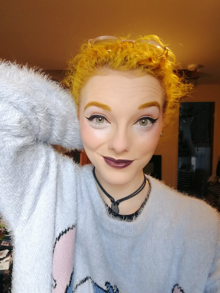 Alice_Jade_H's tweet photo. It's beginning to look alot like Christmas πβοΈ #colouredhair #yellowhair #bodypositive #alternativegirl #bodyposi #selfcare #bopo #bodypositivity #selflove #arcticfoxhaircolor #cosmicsunshine #Christmas2019 https://t.co/HsgMdio7XP