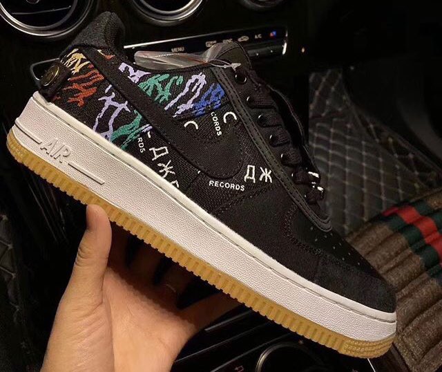 tenis travis scott preto