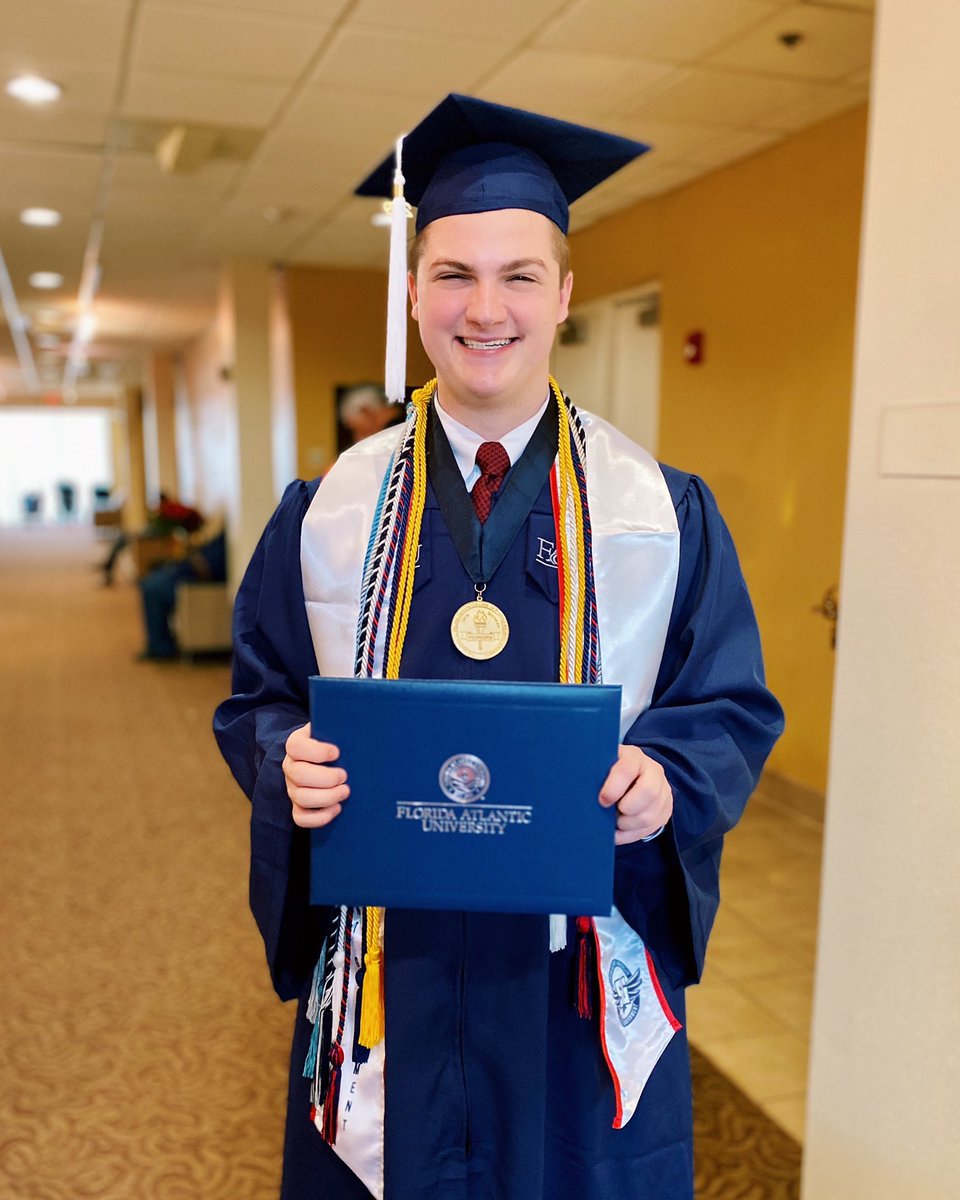 nickt0630's tweet photo. Proud to call #FAU my alma mater! Thank you for the knowledge, the mentors, the friendships, and the incredible memories! #classof2020🎓 #GovOut✌🏻 #FAUGrad https://t.co/zC5Cp2UkSh