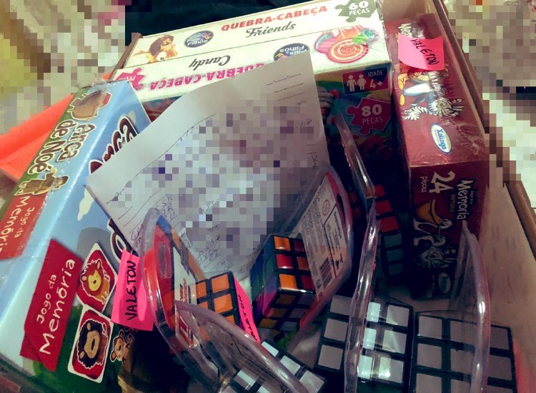 unionvalefans's tweet image. ¡Muy felices!
Después de muchos inconvenientes por fin HOY recibimos el regalo de @lari_azevedo_19 desde Brasil para el VALETON 💙 ¡Muchas gracias hermosa! Que la vida te lo multiplique al mil 🥰😘😘 #GranFielFan Cc @angelicavale