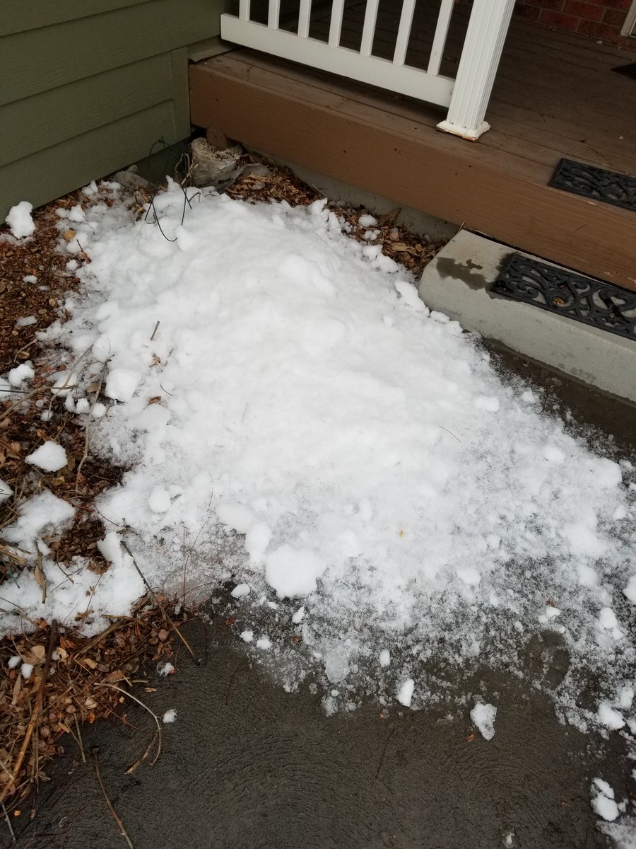 jose4teele's tweet image. With age comes wisdom. Dumb enough to climb out a window onto the roof &amp;amp; shovel all this off, smart enough NOT take a selfie during #SolarPanelProblems
