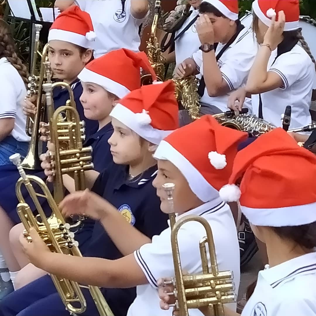 RedBandas's tweet photo. Cierre de cursos Colegio San José Fundación SOPHIA de Casupa. Ya con espíritu navideño nuestra Banda Juvenil De Casupa realizó su repertorio. https://t.co/NoJn6zUG8J
