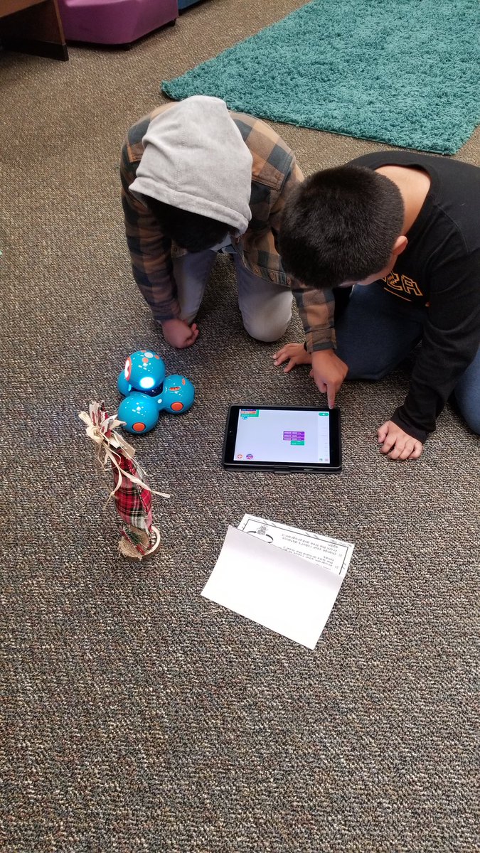 FoxLibraryKISD's tweet image. #HourofCode2019 @NorthamptonKISD with @SpheroEdu & @WonderWorkshop Dash robots and online coding! @KleinLibraries #LibraryPromise #coltivatingexcellence #KleinCodes