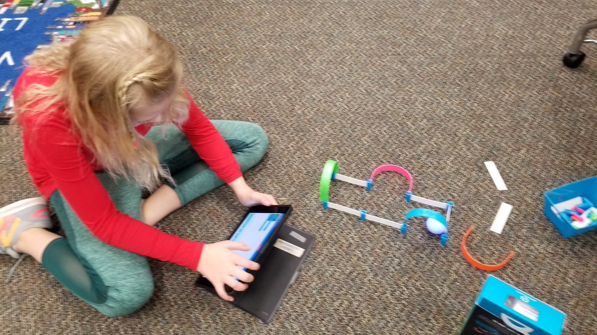 FoxLibraryKISD's tweet image. #HourofCode2019 @NorthamptonKISD with @SpheroEdu & @WonderWorkshop Dash robots and online coding! @KleinLibraries #LibraryPromise #coltivatingexcellence #KleinCodes