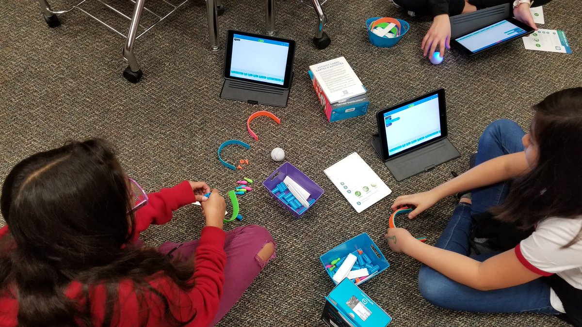 FoxLibraryKISD's tweet image. #HourofCode2019 @NorthamptonKISD with @SpheroEdu & @WonderWorkshop Dash robots and online coding! @KleinLibraries #LibraryPromise #coltivatingexcellence #KleinCodes