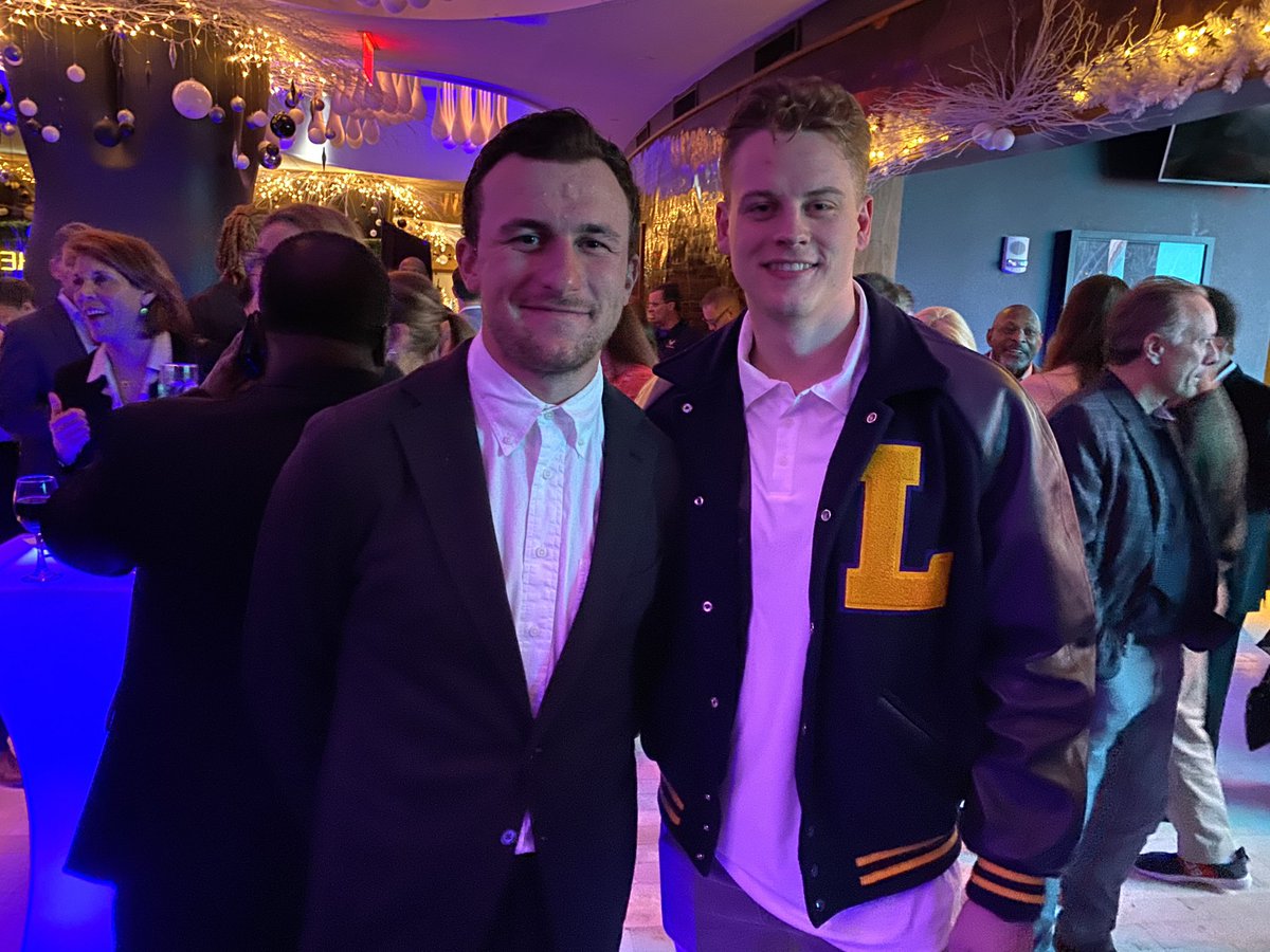 LSUfootball's tweet image. Couple Quarterback Legends