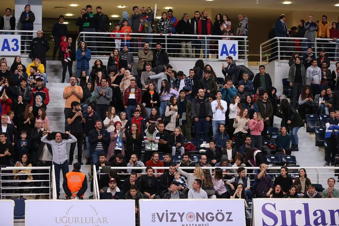merkezefendigsk's tweet photo. Maçın başından sonuna kadar desteklerini bizden esirgemeyen taraftarlarımıza çok teşekkür ederiz 👏
#durmadestekol #basket #MerkezefendiDenizli #destek #şimdiyanımdaol #merkezefendidenizlibasket #senisteyeter https://t.co/Jgf3LXECb4