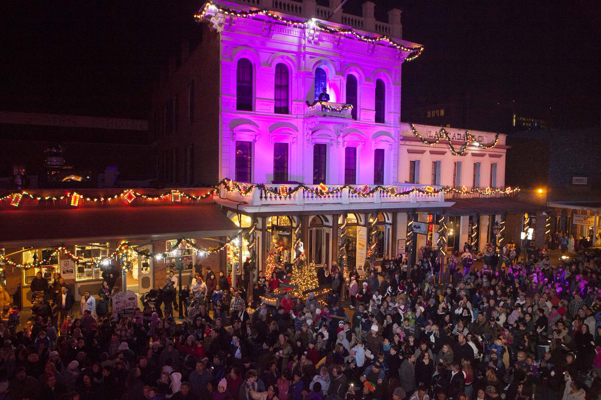 Sacramento365's tweet image. Celebrate the holidays in @oldsacramento at the Theatre of Lights! 

This weekend's showings:
Friday, December 13: 6pm &amp;amp; 7:30pm
Saturday, December 14: 6pm &amp;amp; 7:30pm
Sunday, December 15: 6pm &amp;amp; 7:30pm 

Learn how you can make your nights merry and bright ✨sacramento365.com/event/theatre-…