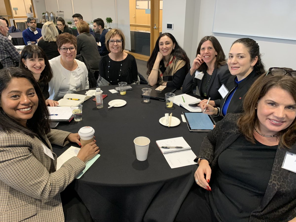 SharonANavarro's tweet photo. What a wonderful afternoon sharing ideas for managing crisis on        #socialmedia @rotmanschool with @RobDevitt1 @PHannam123 @IreneAndress Nice to meet you @VeraEtches @BarbaraBsteed https://t.co/tgl3mmPM7N
