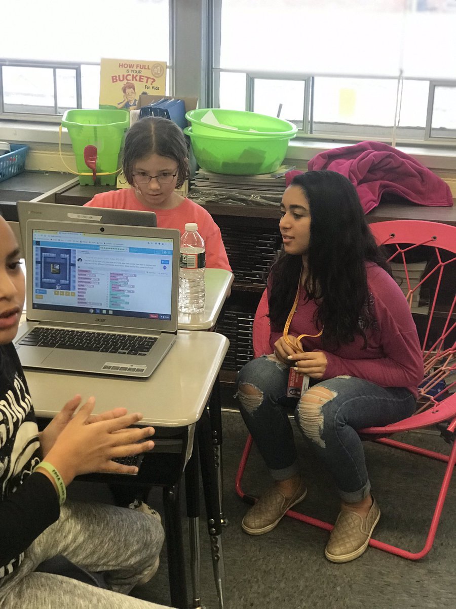 Deb58201864's tweet photo. Awesome day to Code! Thank you to the awesome students from Mount Olive HS for leading us!! #MOTSDhourofcode2019 #zywickir https://t.co/hOjraaAvZS