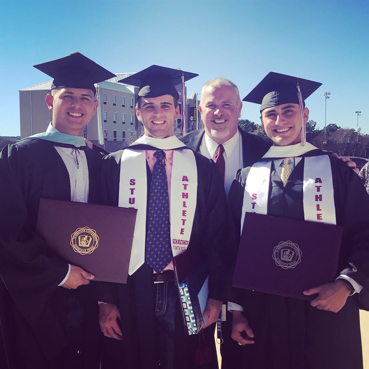 SchreinerBSB's tweet photo. #EnterWithHope #LeaveWithAchievement19 #FightForSchreiner https://t.co/GdtlSjz9q4