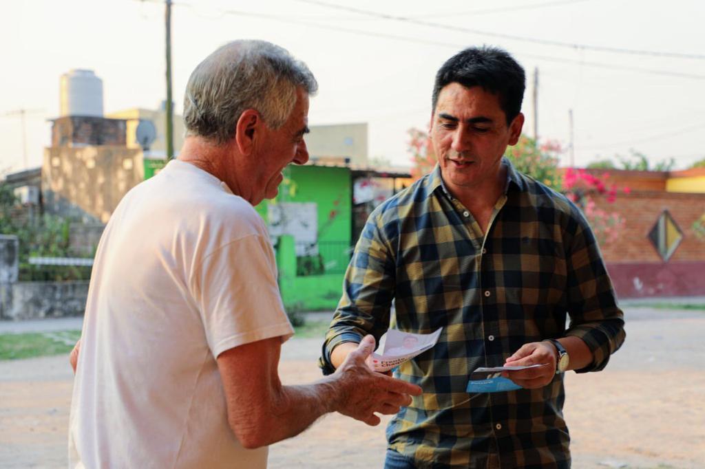 JulietaTayara's tweet photo. Hoy es el cumple  de una persona muy especial, un líder, un compañero, un trabajador, un conductor.. SIN DUDAS UN GRANDE..FELIZ CUMPLE @robertoacosta77 https://t.co/4apJN038WD