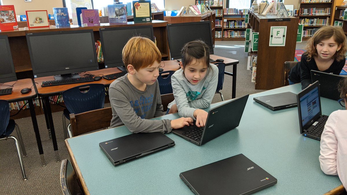 SmallwoodDrive's tweet image. Third-graders "code" some cool dance moves. Hopefully no one got their toes stepped on! #beyondhourofcode