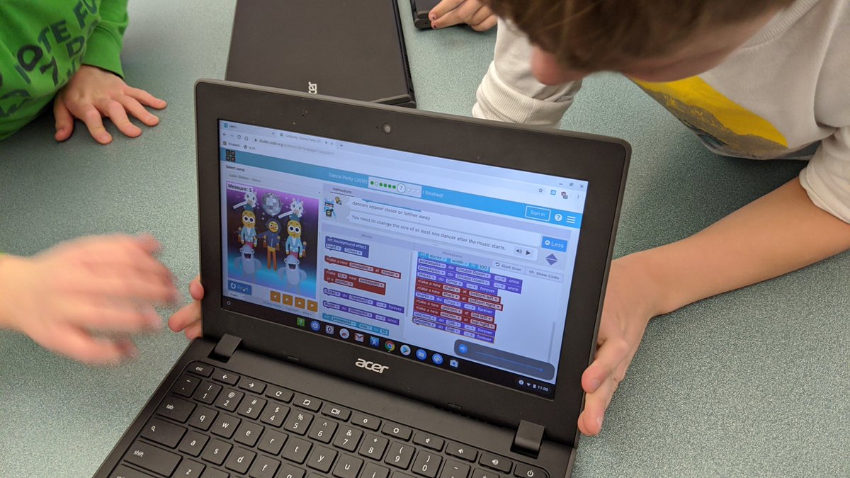 SmallwoodDrive's tweet image. Third-graders "code" some cool dance moves. Hopefully no one got their toes stepped on! #beyondhourofcode
