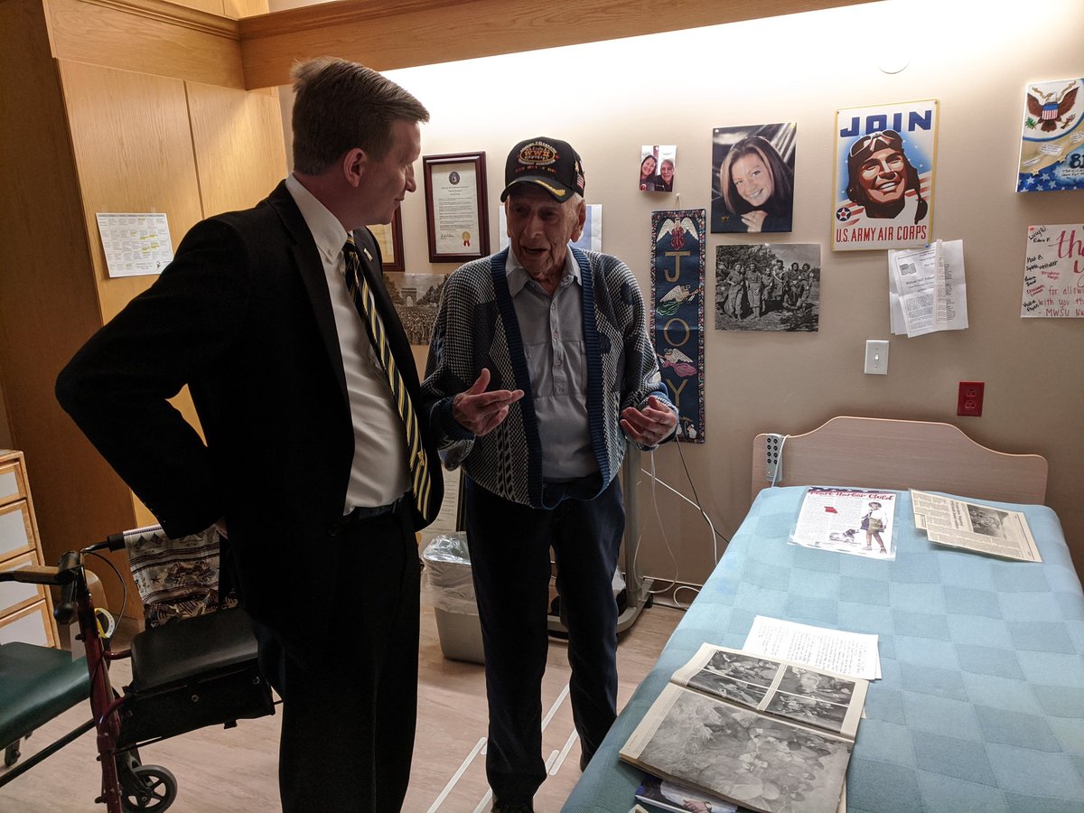 Sarah Cravens tweet media