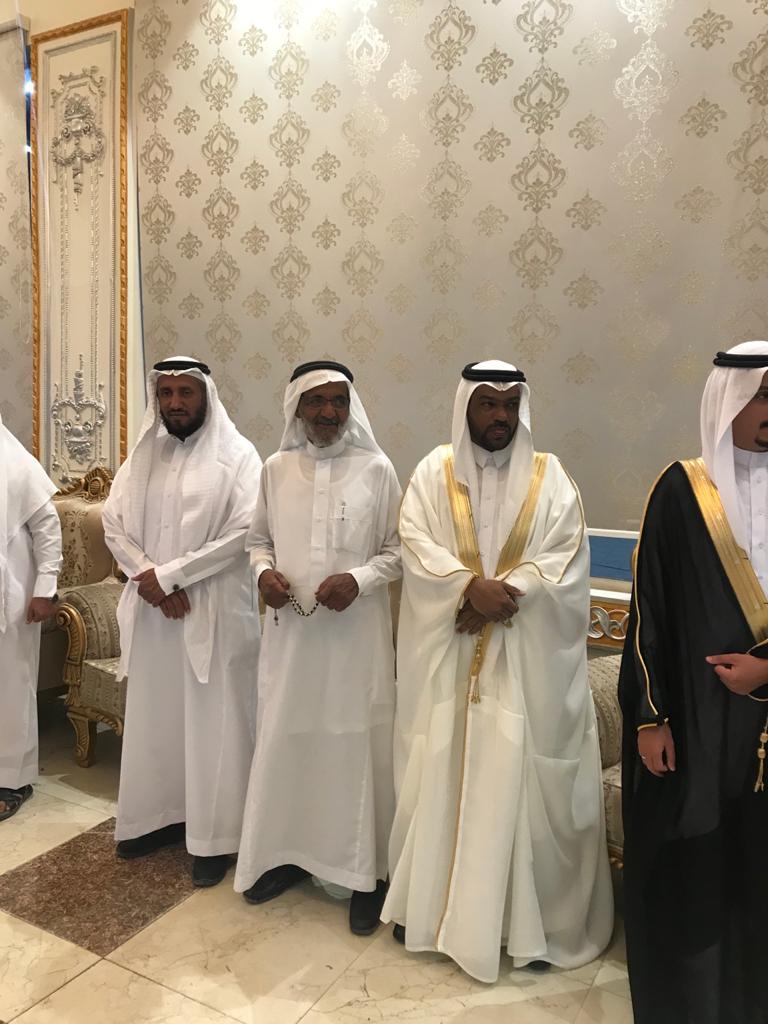 alatawelah1's tweet photo. تتقدم أسرة ملتقى الاطاولة بالتهاني والتبريكات لعائلة العامر بمناسبة زواج أبنائهم/ عامر ويوسف أبناء المرحوم/علي بن محمد العامر الليلة بقاعة سمو الضيافة بحي الحرازات بجدة (بارك الله لهم وبارك عليهم وجمع بينهم في خير ) https://t.co/lPvbi2ITr6
