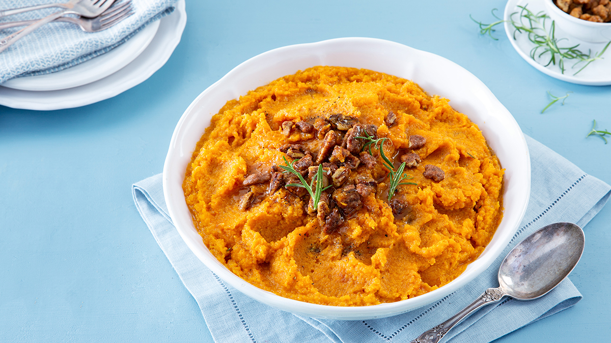 butterball's tweet photo. Sweet potatoes at their full potential with maple syrup, pecans and rosemary. A sweet sweet potato dish? Now that’s pretty sweet. https://t.co/vWPYXYHqQI #AllKindsOfGood #HolidaySeason #SweetPotato https://t.co/gZEq3ucroK