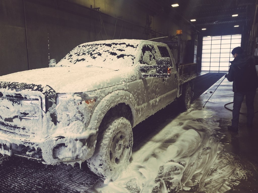 factory_wash's tweet photo. Happening now: Re-Vitalization Essential #detailing. ☎️780- 951- 7625 (appointment)
#autocarwash #autodetailing #foamcannon #carlovers #carcleaning #carenthusiasts #keepitcleaner #carwash #makeitshinedetailing #vehicles #vehiclemaintenance #Edmonton #yeg #yegcar #yegbiz #yeguber https://t.co/J4JN7dwRlr