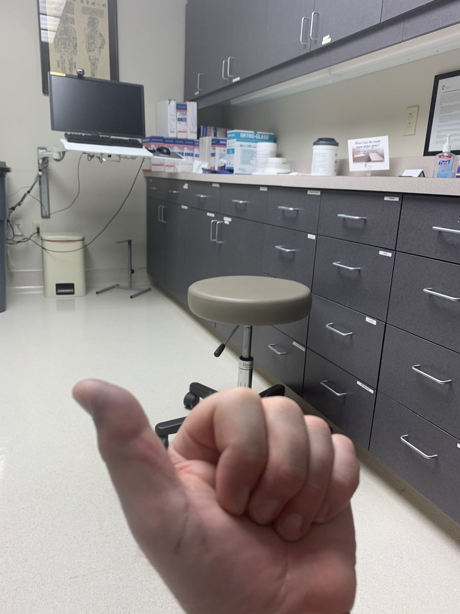 katiebatesdnp's tweet image. At the Ortho with husband who broke himself sledding like a kid.  #dadfail 
He’s now braced in a continual thumbs up position, which means approval of anything I do or purchase.