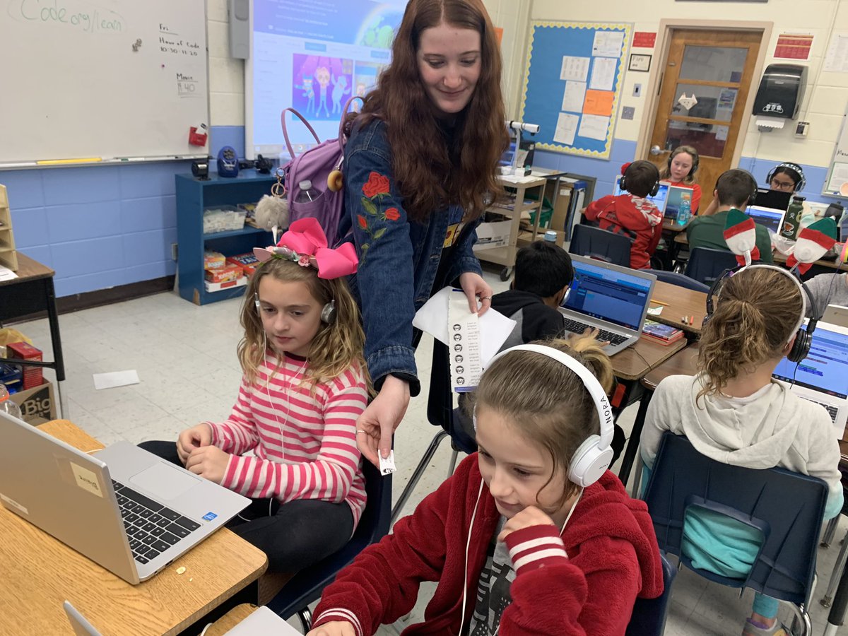 fiebel_kathleen's tweet photo. These 5th graders enjoyed βHour of Codeβ with the help from a few high school buddies. They are quite good at coding already! #motsdhourofcode2019 #thisiscms @CMS4Learning https://t.co/Fl6cAsoDQu