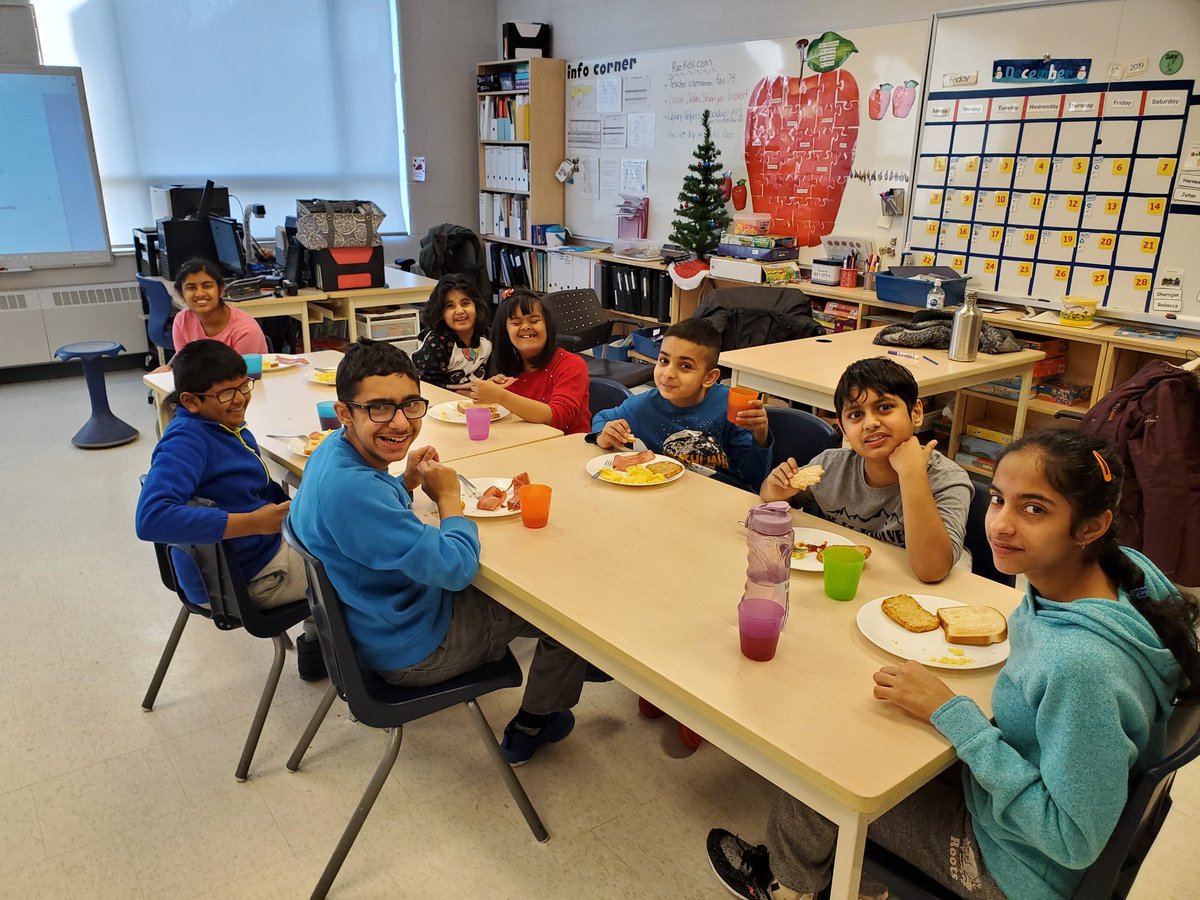 Ms_Manalis's tweet image. We made breakfast today and it was delicious! #lifeskills #cookingprogram #ddclass @PeelSchools @BerylFordPS